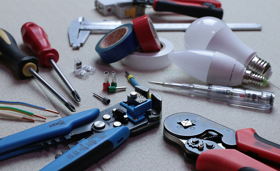 Bates Electric provides electrical maintenance services in the Vancouver area, as well as movie set electrical work for the Vancouver movie industry.